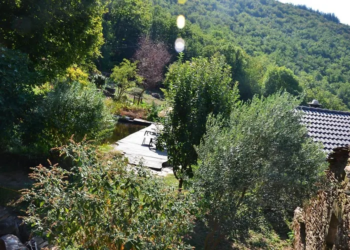 Le Petit Nid Bed and breakfast Sablieres